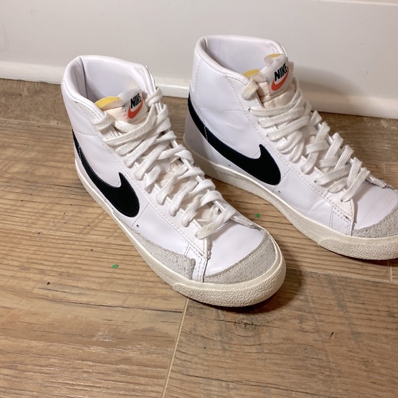 Size-7, nike blazers, barely worn - Picture 2 of 3